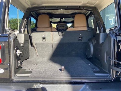 Used 2022 Jeep Wrangler Unlimited Rubicon w/ Steel Bumper Group AWD/4WD image 16