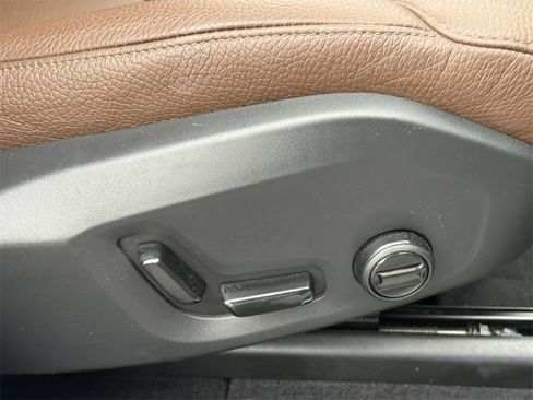 Used 2020 Volvo XC60 T6 Momentum image 39