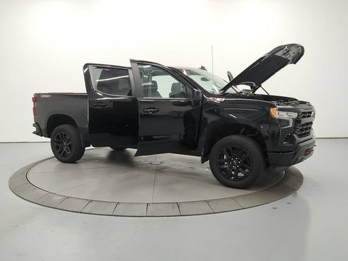 Used 2026 Chevrolet Silverado 1500 LT Trail Boss w/ LT Trail Boss Premium Package AWD/4WD image 10