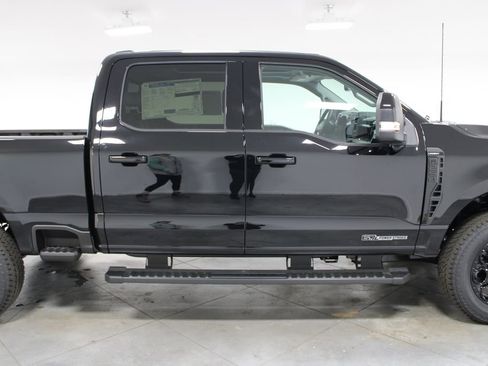 New 2026 Ford F250 Lariat w/ Black Appearance Package image 10
