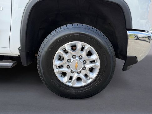 Used 2024 Chevrolet Silverado 2500 LTZ w/ LTZ Plus Package AWD/4WD image 9