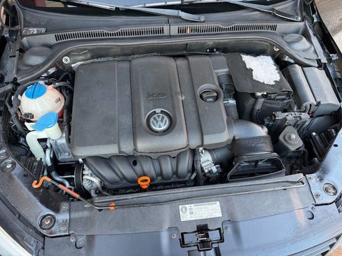 Used 2011 Volkswagen Jetta SE FWD image 21