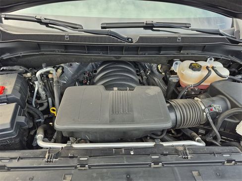 Used 2024 Chevrolet Suburban Z71 w/ Luxury Package image 33