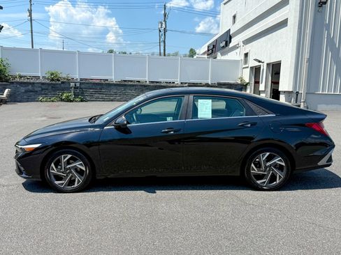 Used 2024 Hyundai Elantra Limited FWD image 4