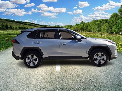 Used 2024 Toyota RAV4 XLE image 7
