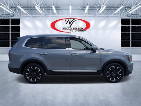 Used 2024 Kia Telluride SX FWD image 2