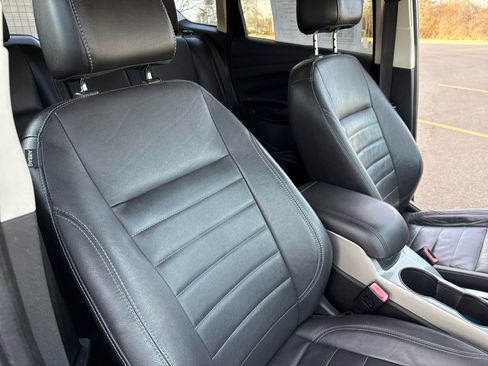 Used 2013 Ford C-MAX Energi SEL image 25