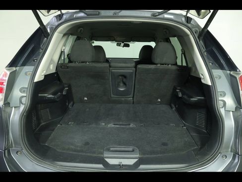 Used 2015 Nissan Rogue SV w/ SV Premium Package AWD/4WD image 10