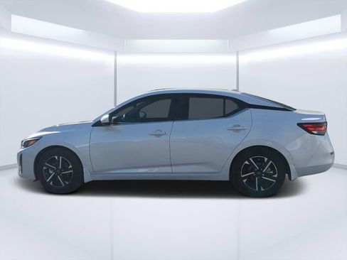 Used 2025 Nissan Sentra SV FWD image 6