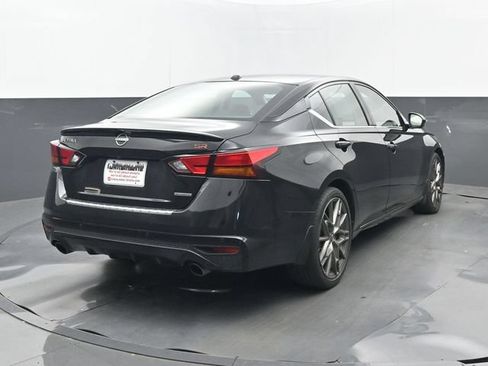 Used 2023 Nissan Altima 2.0 SR FWD image 6