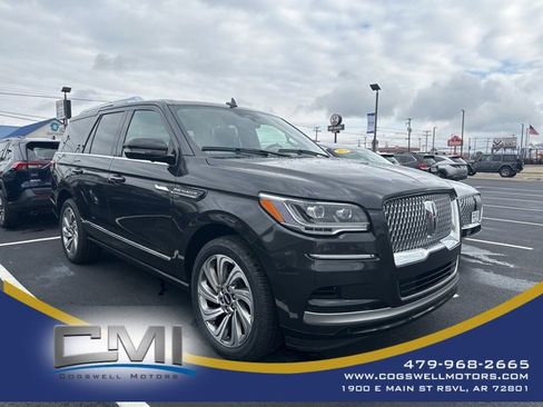 Used 2023 Lincoln Navigator Reserve image 1