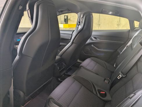 Used 2025 Porsche Taycan image 24