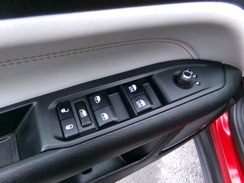 Used 2025 Jeep Compass Limited AWD/4WD image 10