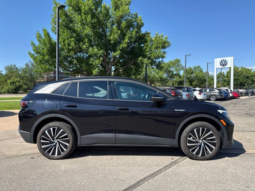 Certified 2025 Volkswagen ID.4 Pro AWD/4WD image 6