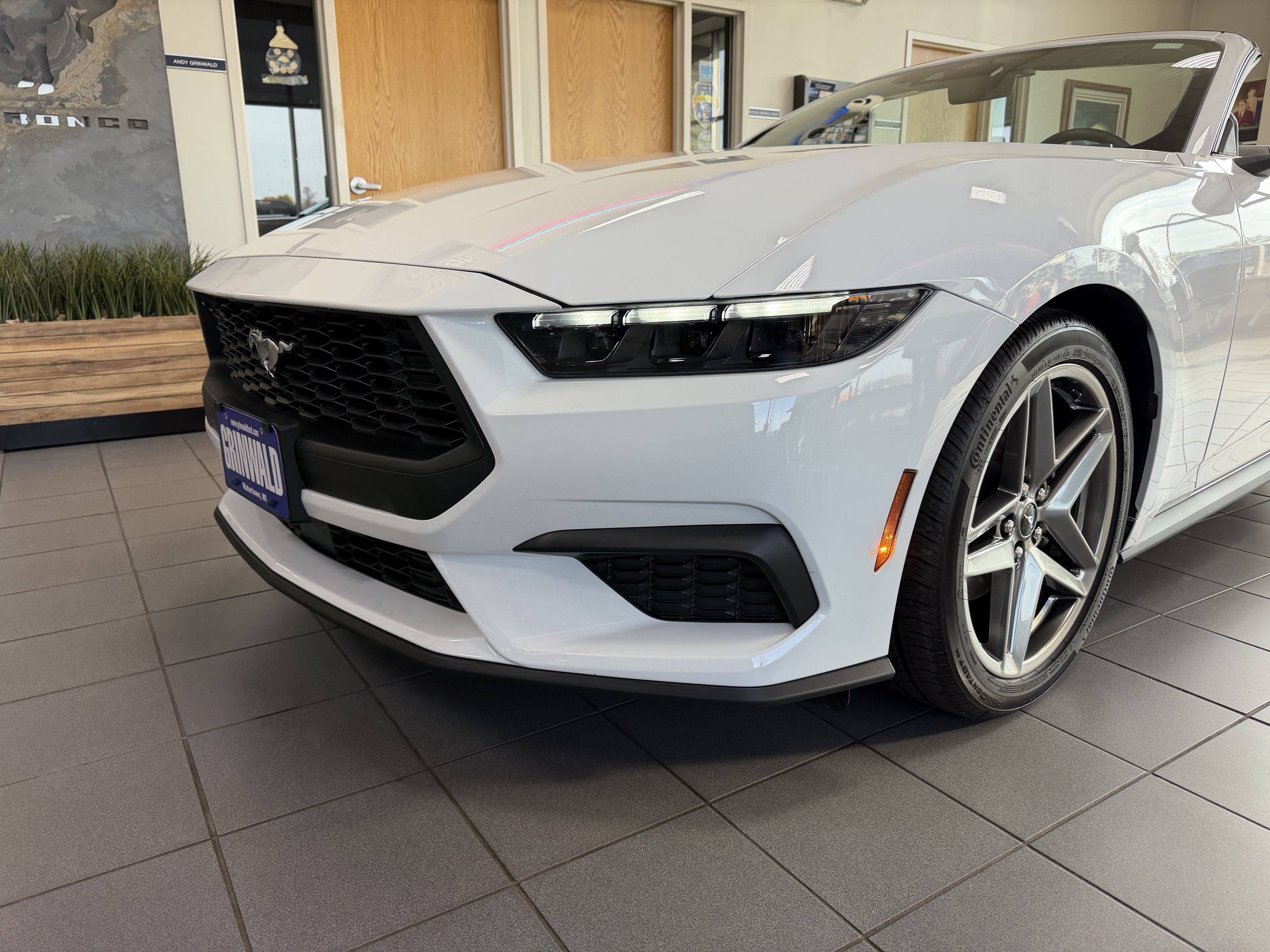 Used 2025 Ford Mustang Convertible RWD image 30