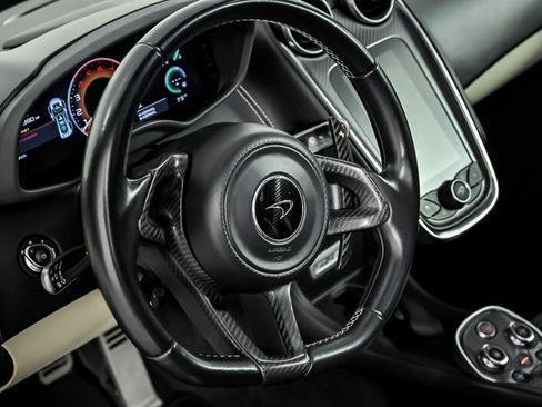 Used 2017 McLaren 570S RWD image 21