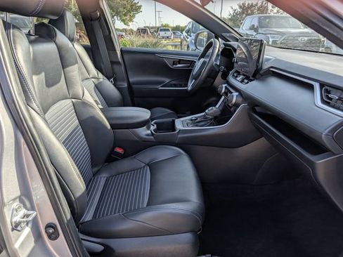 Used 2023 Toyota RAV4 XSE AWD/4WD image 33