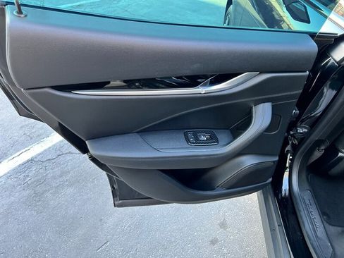 Used 2018 Maserati Levante image 22