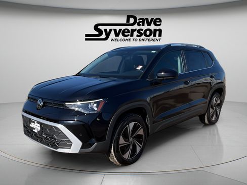 New 2026 Volkswagen Taos SE AWD/4WD image 1