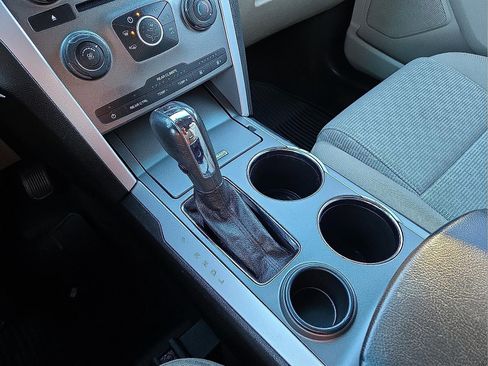 Used 2014 Ford Explorer XLT image 25