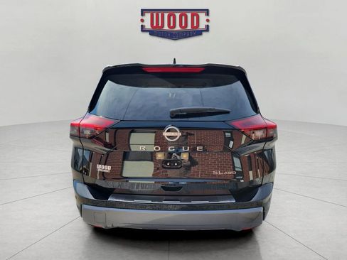 Used 2025 Nissan Rogue SL image 3