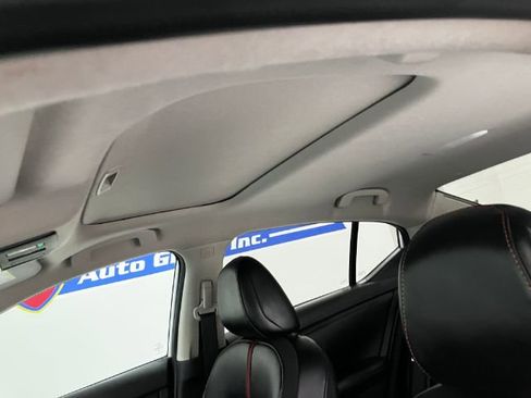 Used 2022 Nissan Sentra SR w/ SR Premium Package image 31