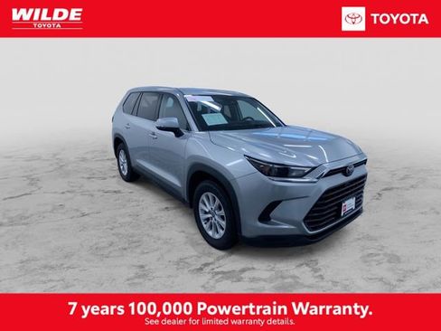 Certified 2025 Toyota Grand Highlander AWD image 3