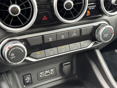 Used 2025 Nissan Sentra SV image 28