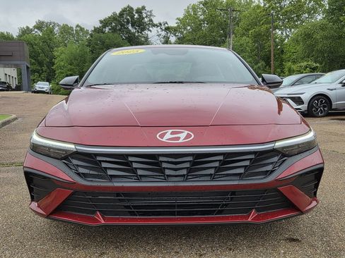 Certified 2025 Hyundai Elantra Sport FWD image 2