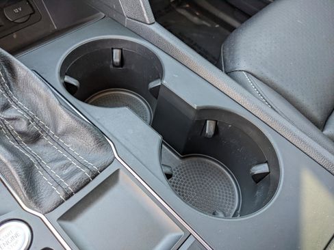 Used 2021 Volkswagen Atlas SE image 24