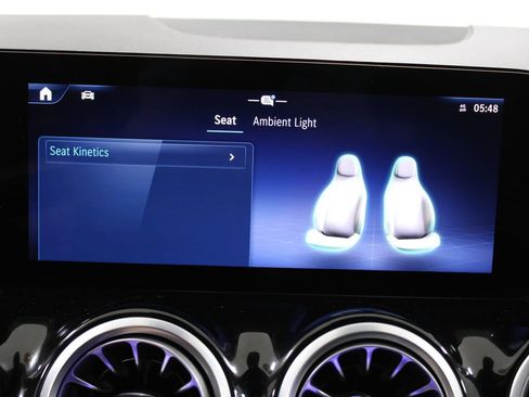 Used 2025 Mercedes-Benz GLA 250 image 46