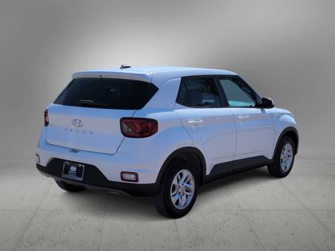Certified 2026 Hyundai Venue SE image 8