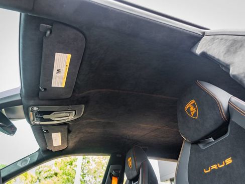 Used 2024 Lamborghini Urus Performante AWD/4WD image 35
