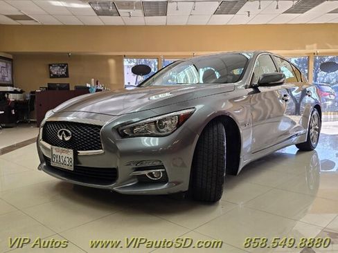 Used 2017 INFINITI Q50 3.0t Premium w/ Cargo Package (L95) image 2