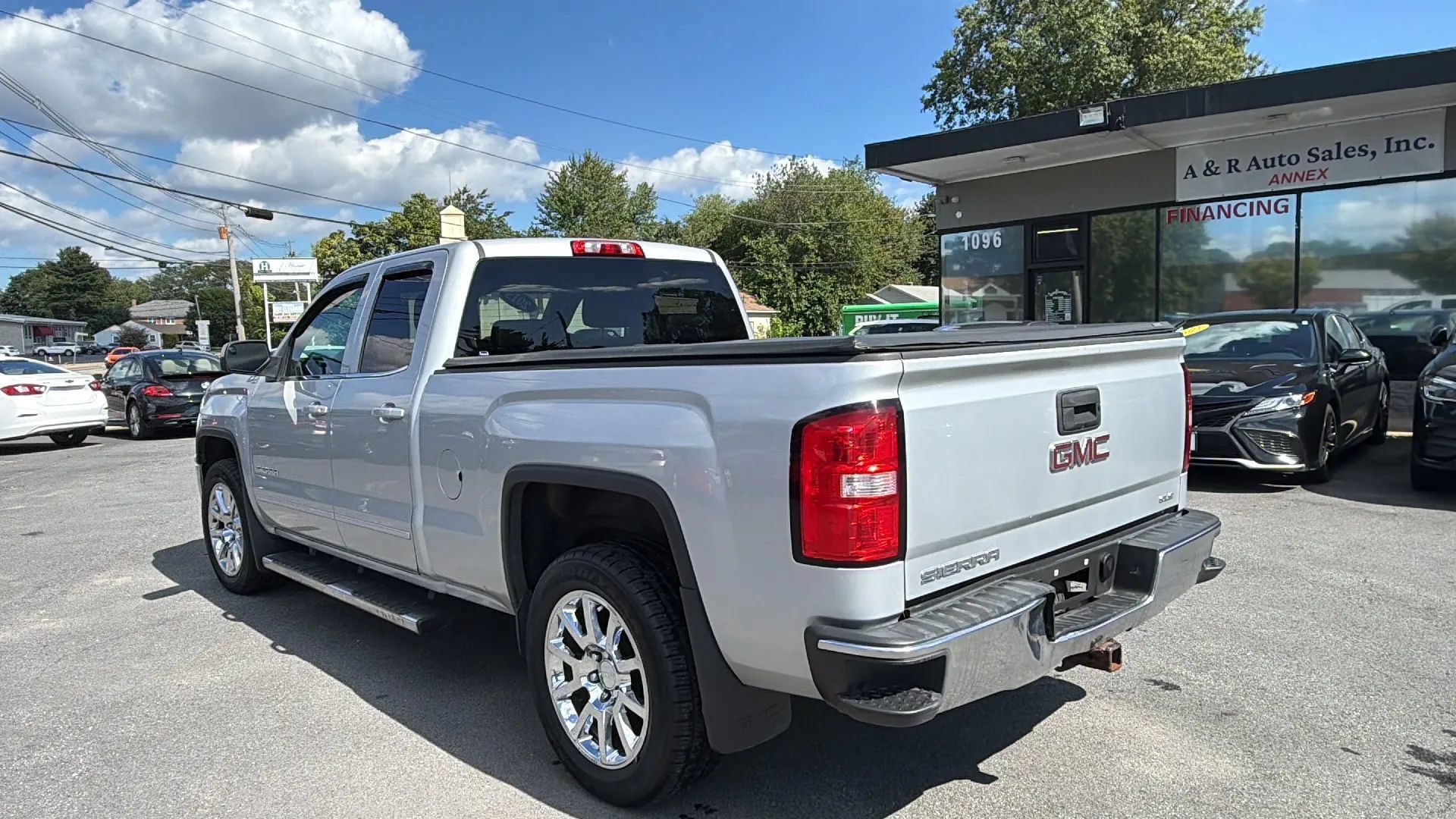 Used 2015 GMC Sierra 1500 SLE w/ SLE Value Package AWD/4WD image 5