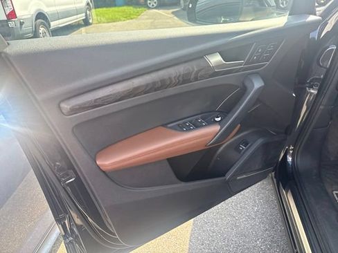Used 2018 Audi Q5 Prestige w/ Prestige Package AWD/4WD image 23