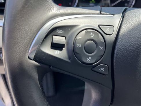Used 2018 Buick Enclave Premium w/ Experience Buick Package FWD image 32