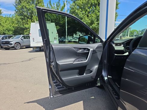 Used 2019 Toyota RAV4 Limited w/ Advanced Technology Package AWD/4WD image 19