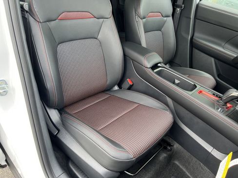 New 2025 Nissan Kicks SR w/ SR Premium Package image 24