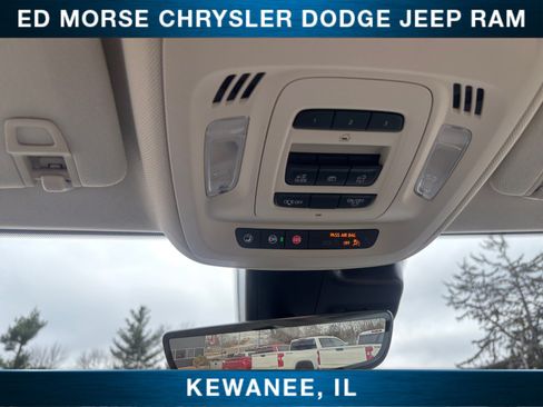 Used 2023 Buick Envision Avenir AWD/4WD image 32