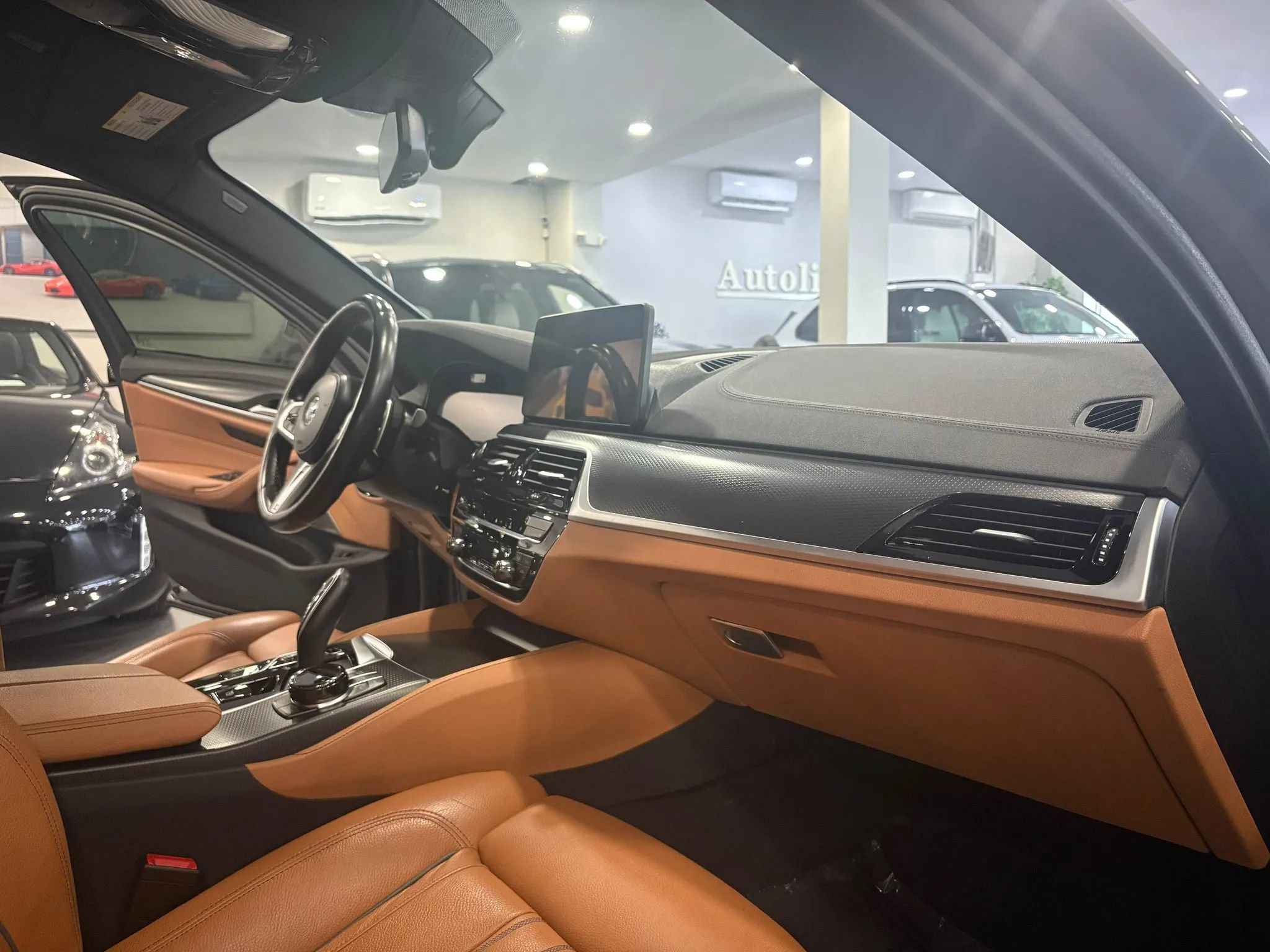 Used 2023 BMW M550i xDrive w/ Executive Package AWD/4WD image 10