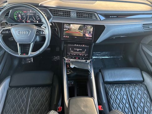 Used 2022 Audi e-tron S Prestige image 12