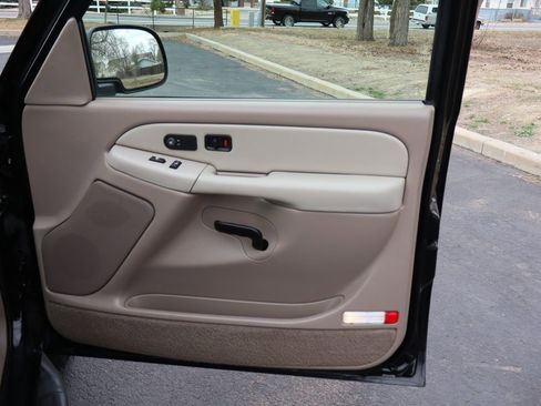 Used 2002 Chevrolet Tahoe LT image 27