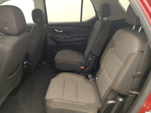 Used 2021 Chevrolet Traverse LT FWD image 18