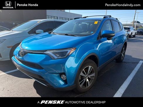Used 2017 Toyota RAV4 XLE AWD/4WD image 1