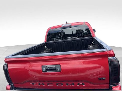 Used 2023 Toyota Tacoma TRD Off-Road w/ Technology Package AWD/4WD image 7