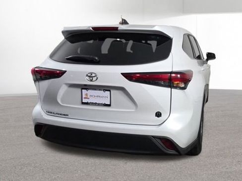 Used 2023 Toyota Highlander L image 9