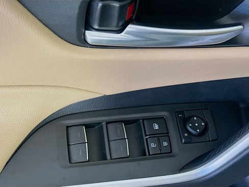 Used 2025 Toyota RAV4 XLE w/ Convenience Package image 15