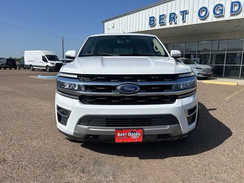Used 2023 Ford Expedition Limited AWD/4WD image 2