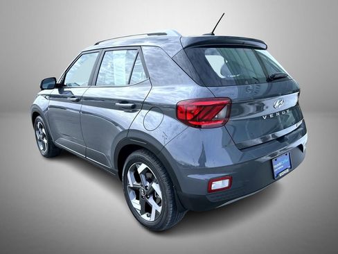 Used 2025 Hyundai Venue SEL image 7